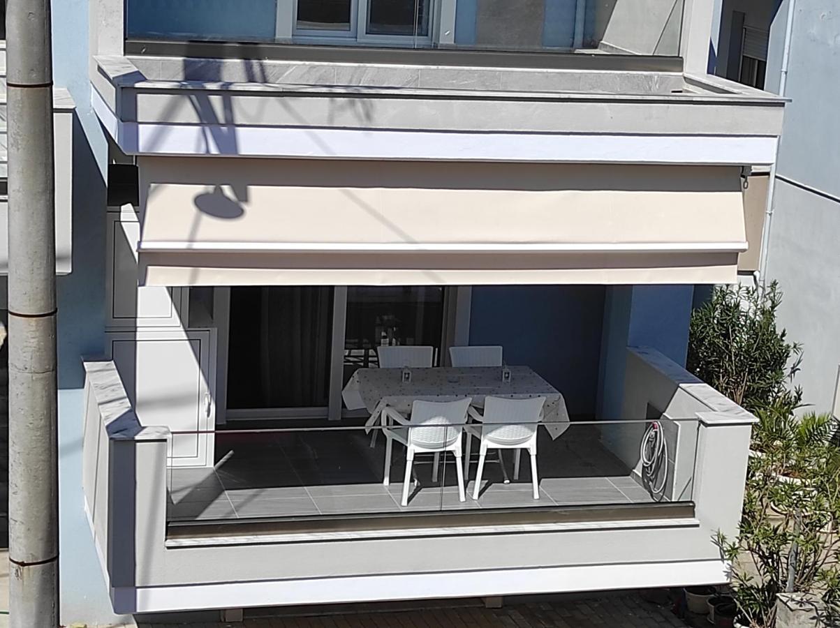 Apartamento Nastazia Néa Péramos Exterior foto
